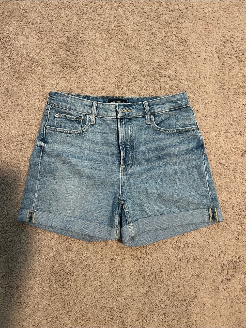 Women’s Light Blue Rolled-Hem Denim Shorts
